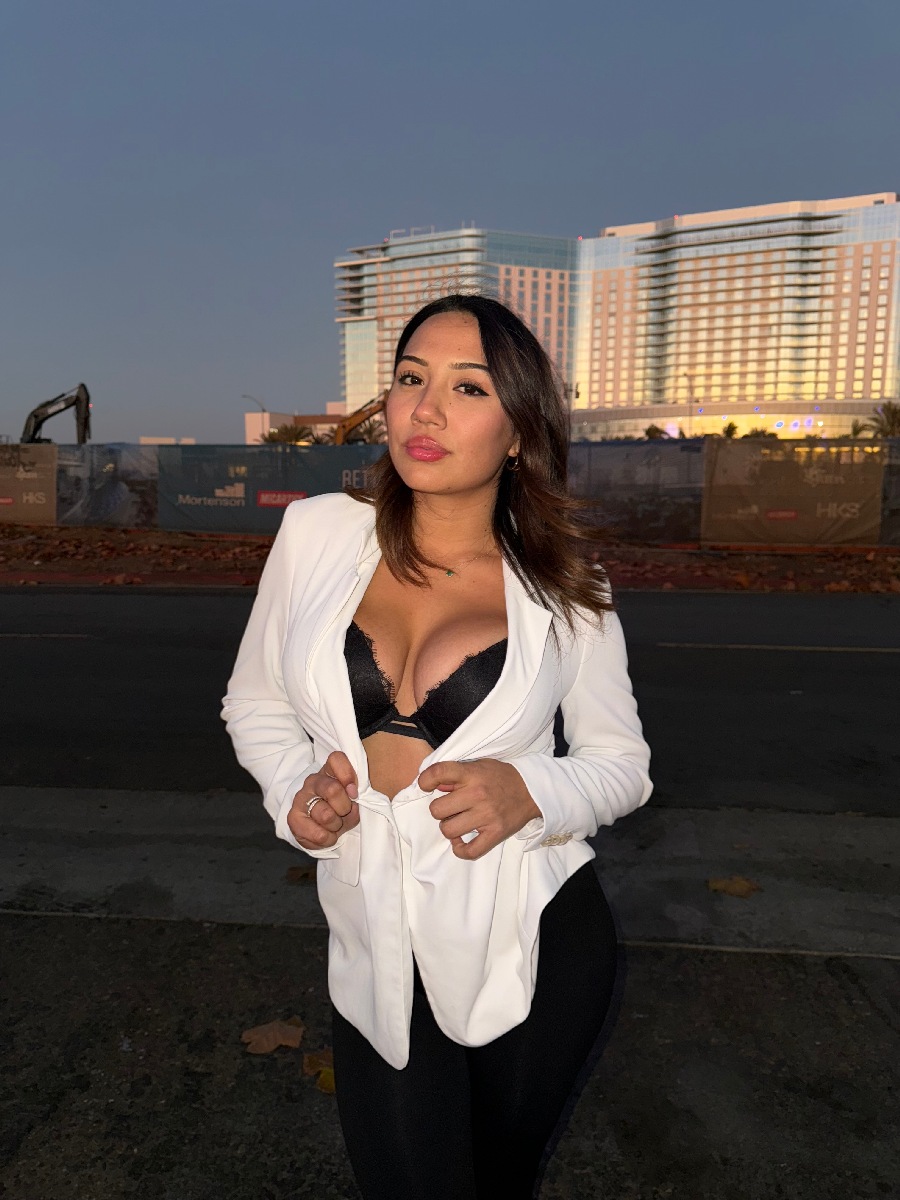 Take a pause and enjoy Ali Cruz — streaming from Kouliacan