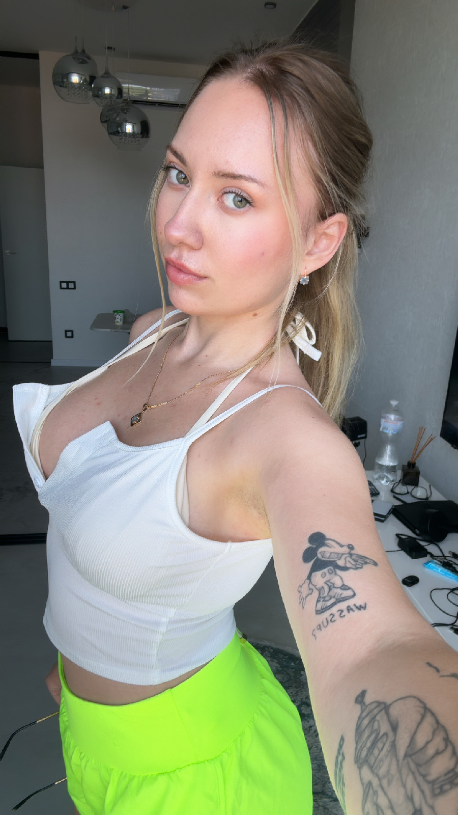 KateV in her underwear in Kouliacan