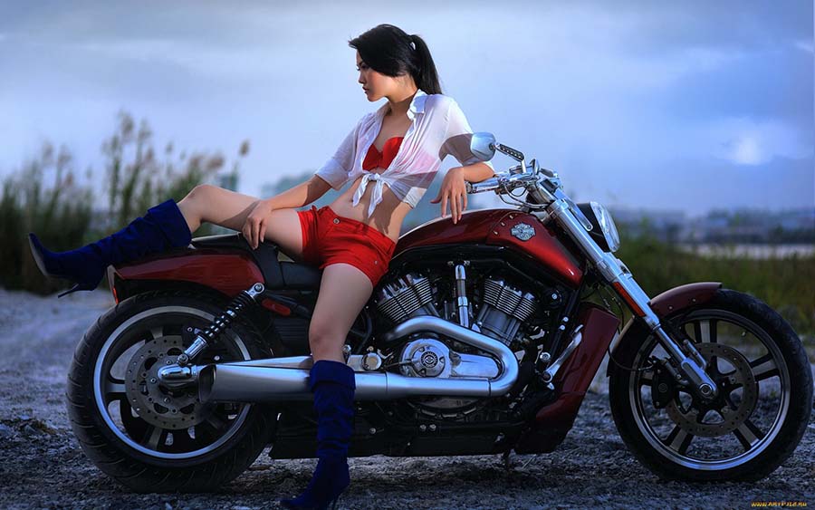 Beautiful girls and motorcycles in Kouliacan
