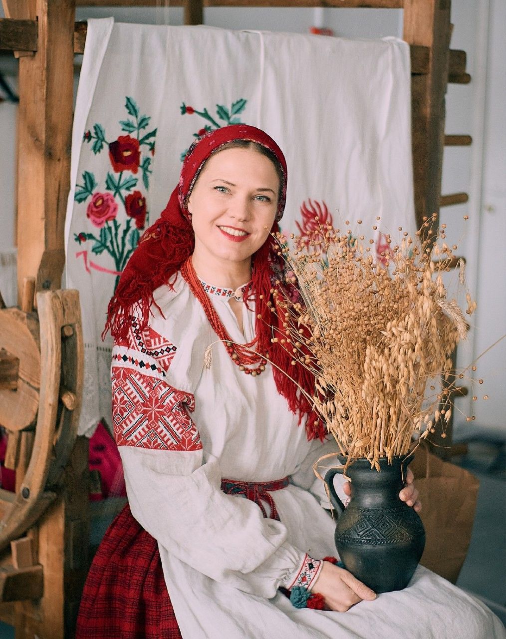 Women in Slavic costumes in Kouliacan