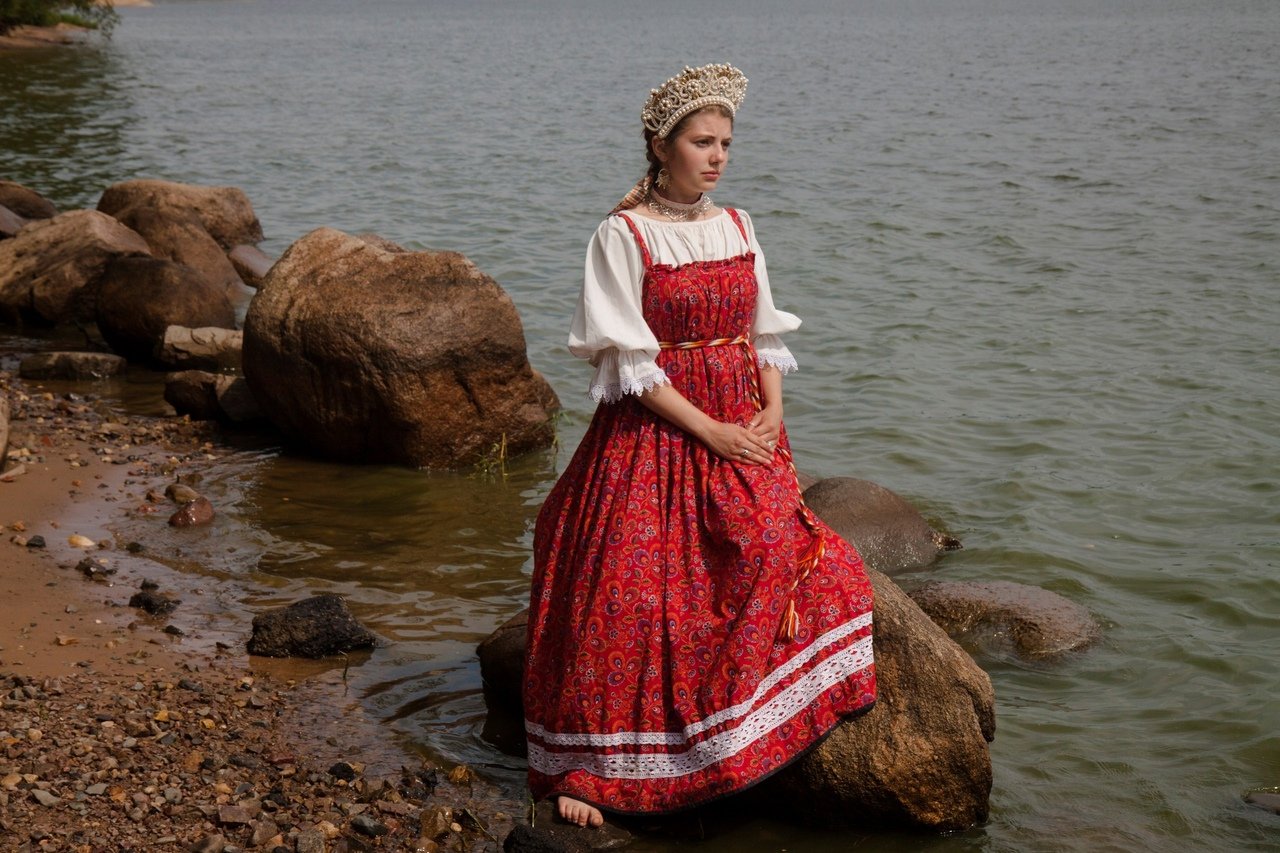 Women in Slavic costumes in Kouliacan