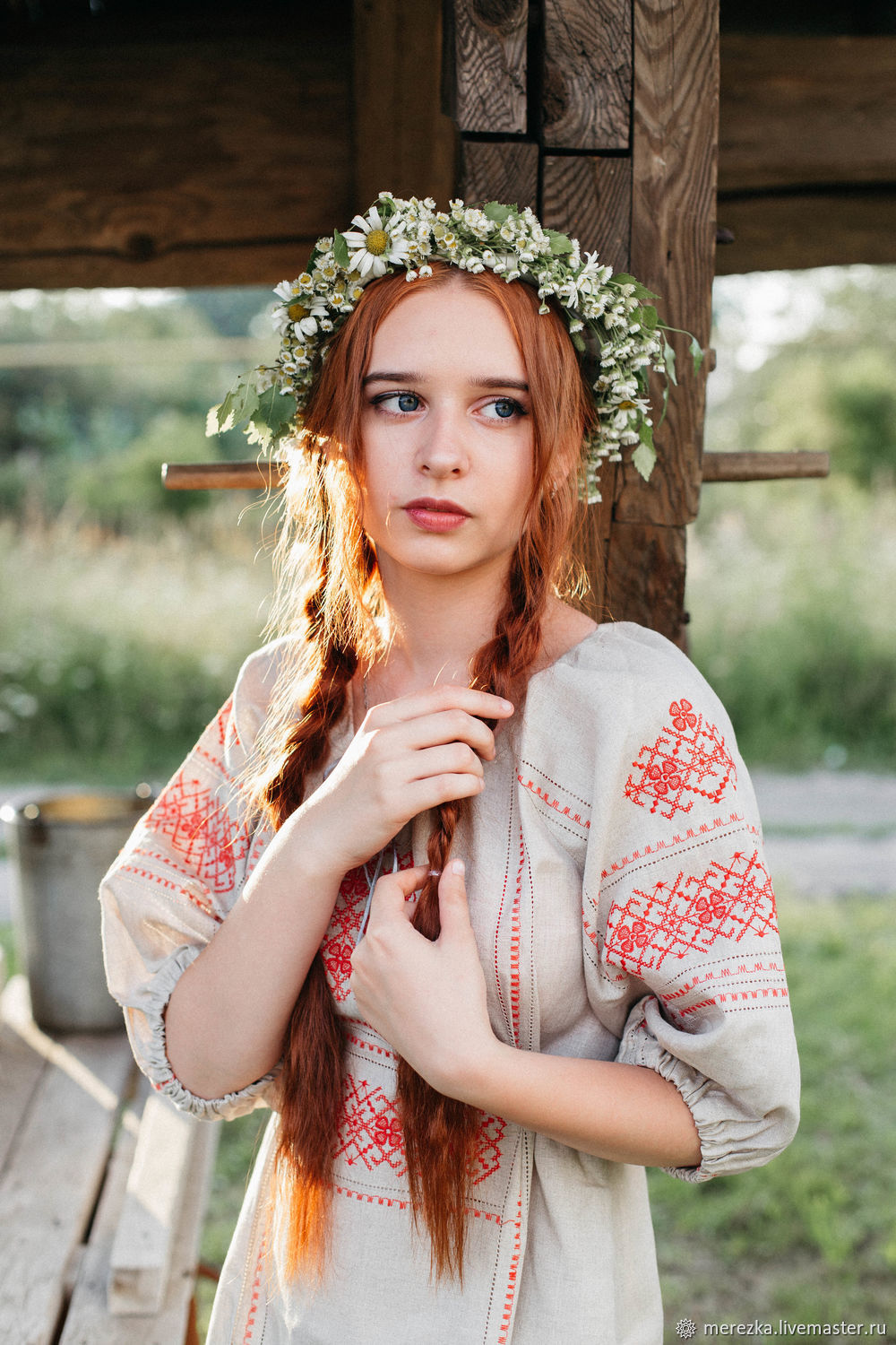 Girls in Slavic costumes in Kouliacan